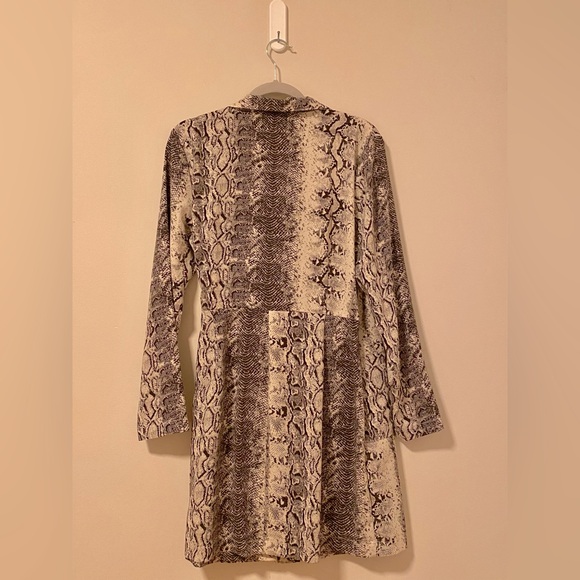 Dynamite Blazer Dress - Picture 5 of 5